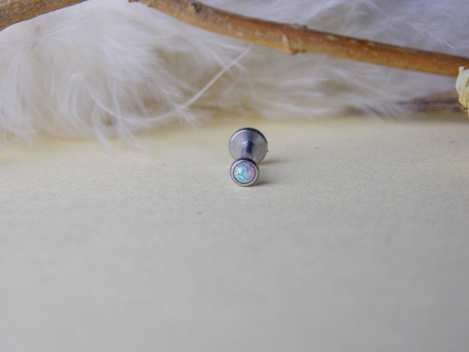 DSCN0373 Silver small iridescent opal - Image 1