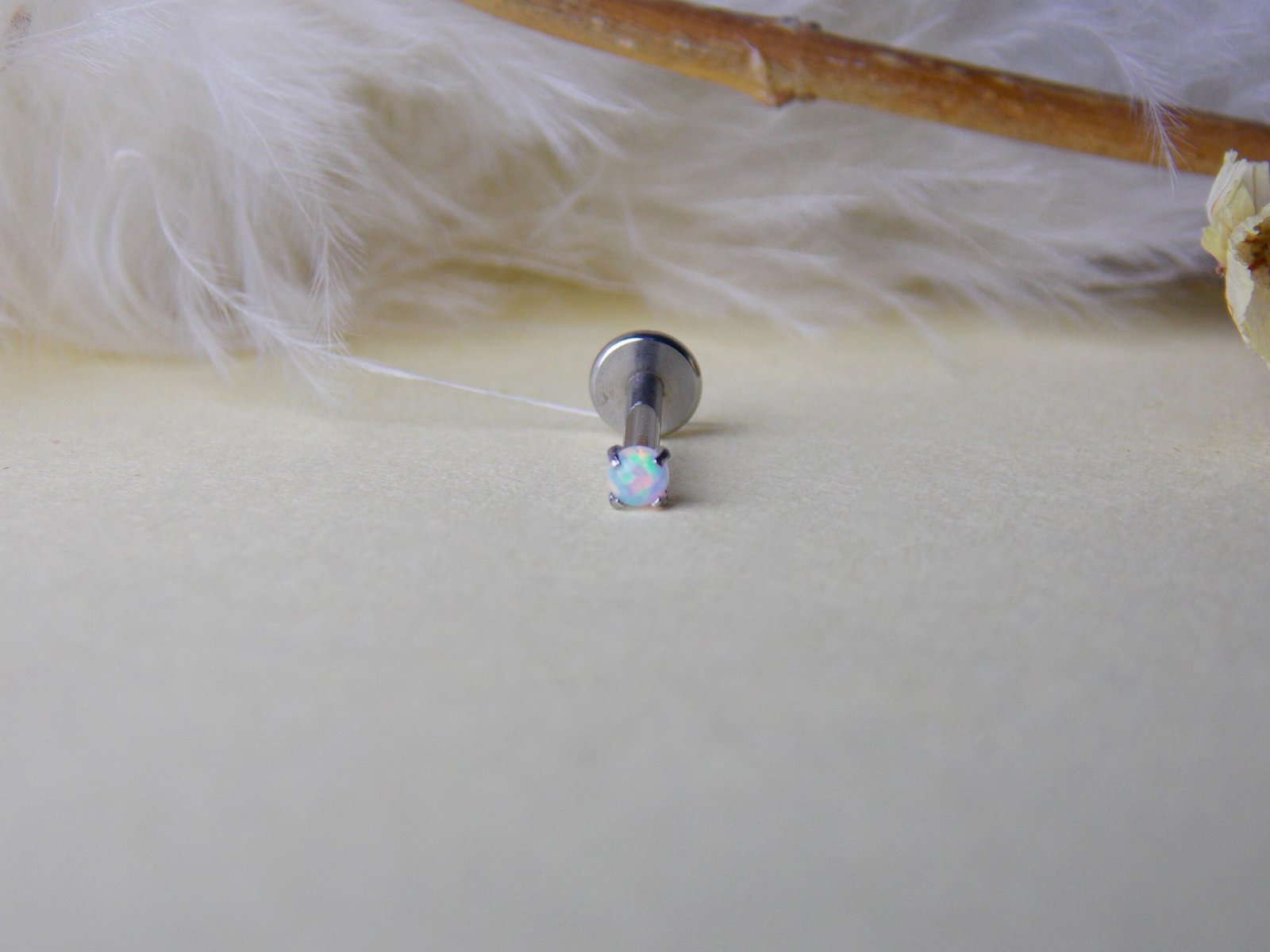 DSCN0380 Silver tiny iridescent opal - Image 1